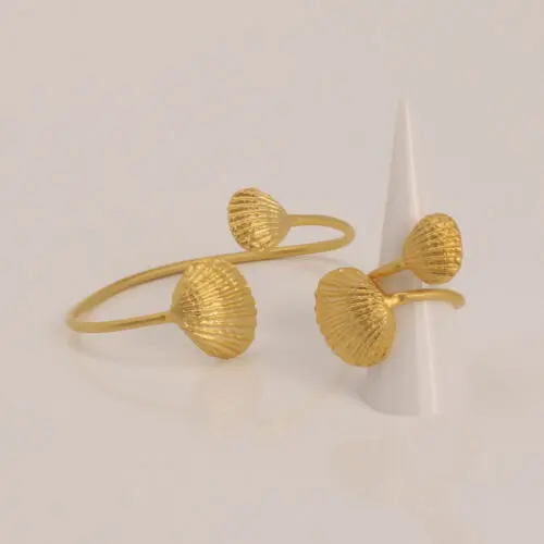 Handmade Jewelry Set Bracelet Ring Clamshell Gold Finish | Venus | inspired.jewelry