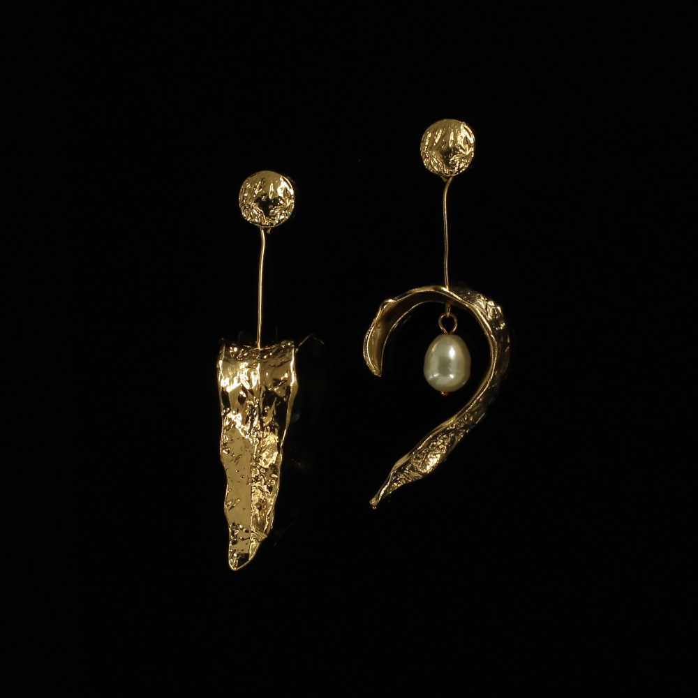 Handmade Carved Earrings with Pearl | Aristocratic Jewelry | Gold Plated | Limited | Inspired from Ancient Greece | inspired.jewelry | No Photoshop, no filters, no tricks. Just a shoot with my camera.