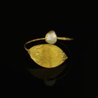 Handmade Leaf Bracelet with Pearl Gold Plated | Sensations | No Photoshop, no filters, no tricks. Just a shoot with my camera.