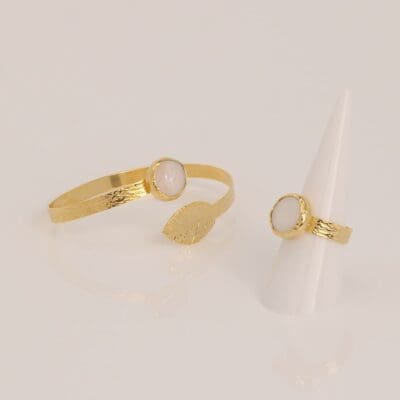 Handmade Jewelry Set Bracelet Ring Leaf with Baroque Water Pearl Gold Finish | Aristocratic Jewelry | inspired.jewelry