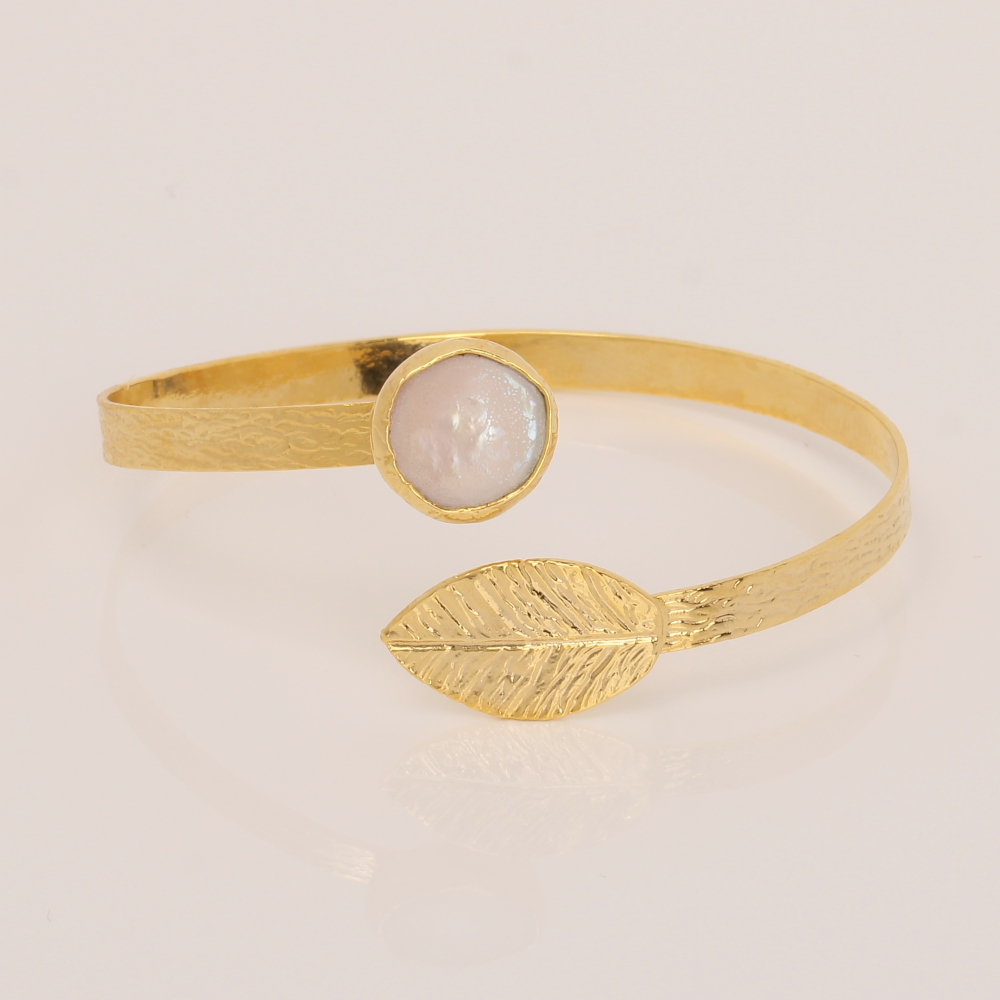 Handmade Jewelry Set Bracelet Ring Leaf with Baroque Water Pearl Gold Finish | Aristocratic Jewelry | inspired.jewelry