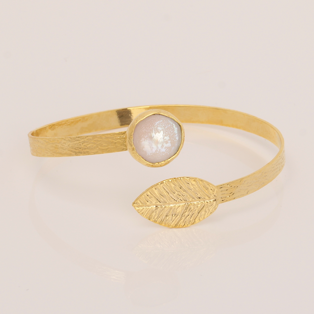 Handmade Jewelry Set Bracelet Ring Leaf with Baroque Water Pearl Gold Finish | Aristocratic Jewelry | inspired.jewelry